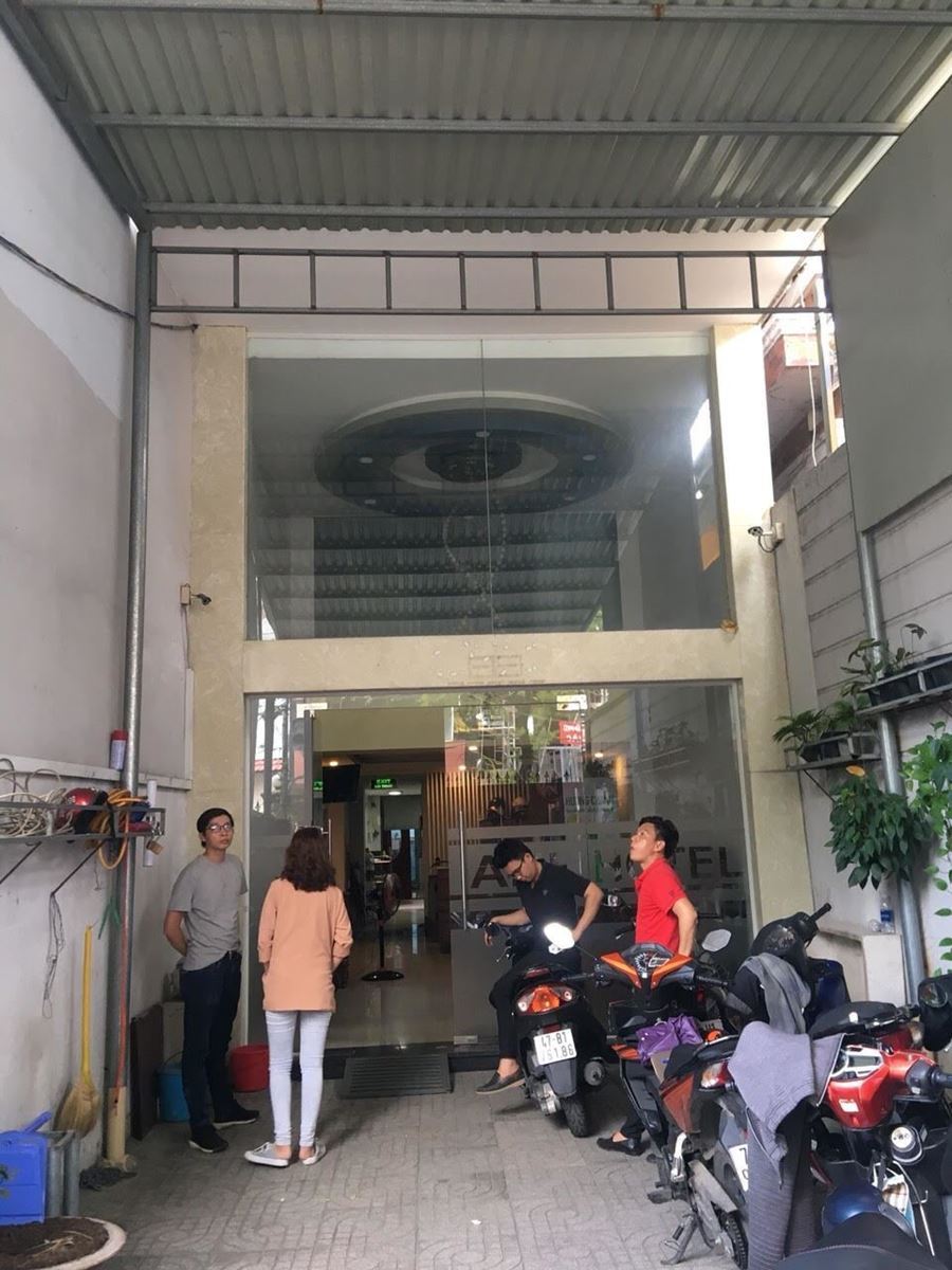Bán nhà mặt tiền đường trần bình trọng p5 bình thạnh.