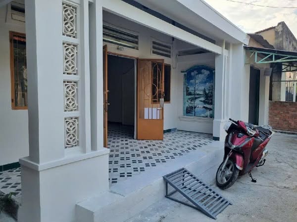 GẤP BÁN NHÀ QUẬN 9