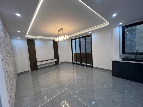 Nằm trong ngõ 235 Yên Hòa, phường Yên Hòa, quận Cầu Giấy