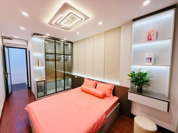 TUYỆT PHẨM THANH XUÂN NGAY ROYAL CITY